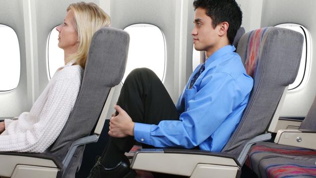 157403494 duduk di pesawat