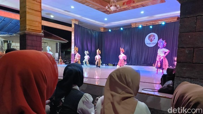 Pertunjukan Seni Budaya Digelar CT ARSA Foundation di Lumajang