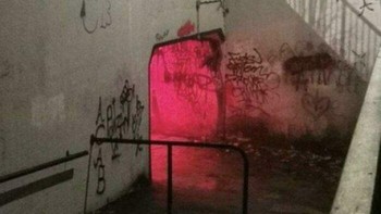 Kalau ini jalan-jalan satu-satunya yang mempercepat ke rumah, kalian pilih lanjut atau mending opsi memutar tapi jauh? Foto: Bored Panda