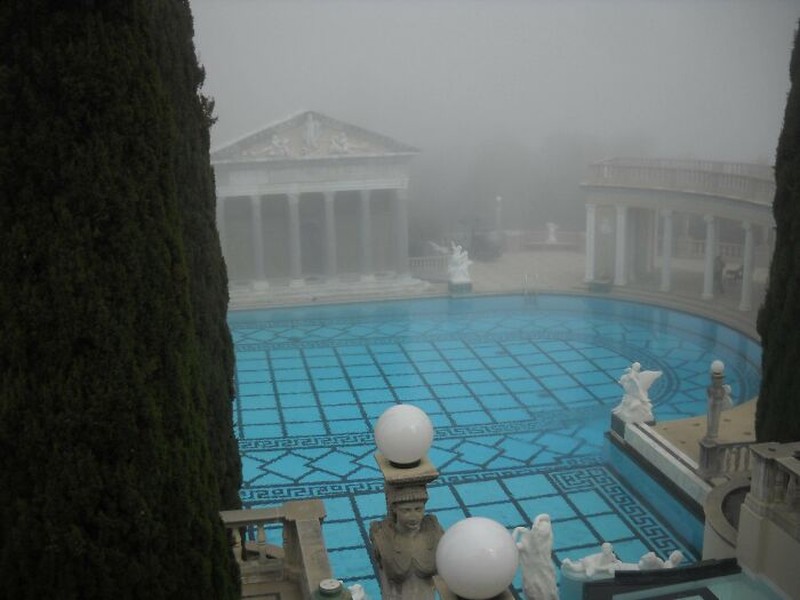 Foto-foto yang terasa menyeramkan.