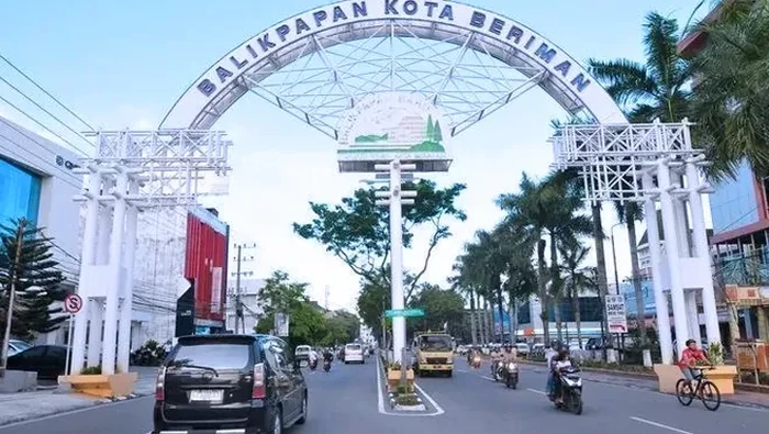 Gapura selamat datang Balikpapan, Kalimantan Timur.