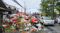Walkot Tangsel Imbau Warga Tahan Sementara Buang Sampah Saat Pengangkutan