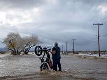 Hujan Ekstrem Picu Banjir Bandang di Palmdale