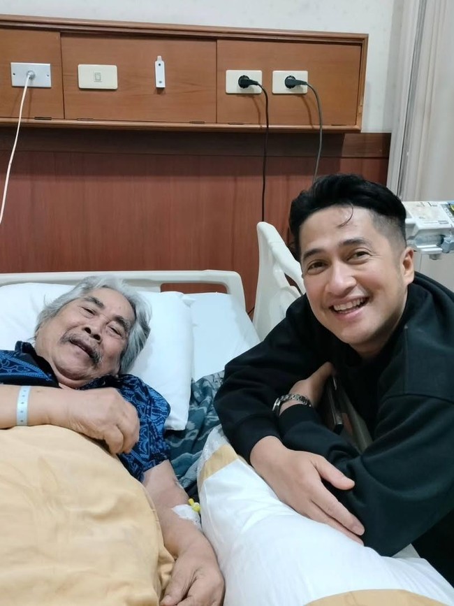 Momen Irfan Hakim Jenguk Jaja Mihardja di RS