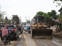 Lumpur Menutup Jalan, Alat Berat Bekerja Buka Akses Aceh, Begini Kondisinya