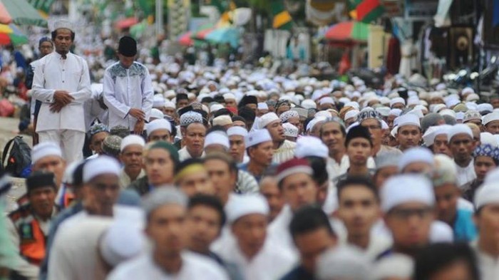 Jemaah menghadiri Haul Guru Sekumpul.