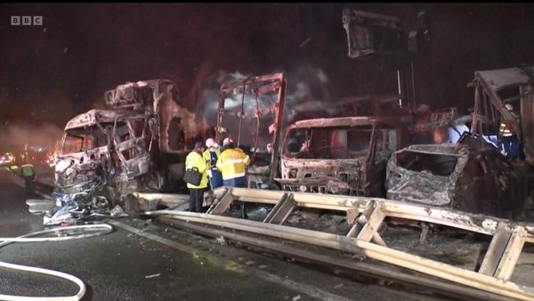 Ngerinya Tabrakan Beruntun di Tokyo: Api Berkobar, 57 Mobil Numpuk