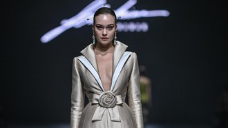 Foto: Kembang Jiwa, Koleksi Kebaya dalam Tafsir Modern Sebastian Gunawan