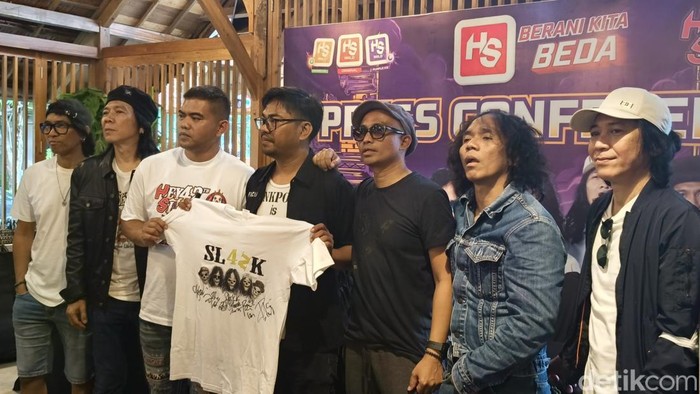 Konser di Bali, Kaka Slank Lelang Vespa untuk Bantu Korban Bencana Sumatera