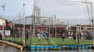 Lapangan Apung di Muara Angke Jadi Ruang Bermain Anak Pesisir