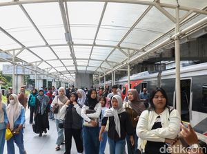Lonjakan Penumpang KRL Jabodetabek Selama Libur Nataru