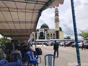 Mampir di Masjid Palangka Raya, Jemaah Haul Bisa Ganti Oli Gratis