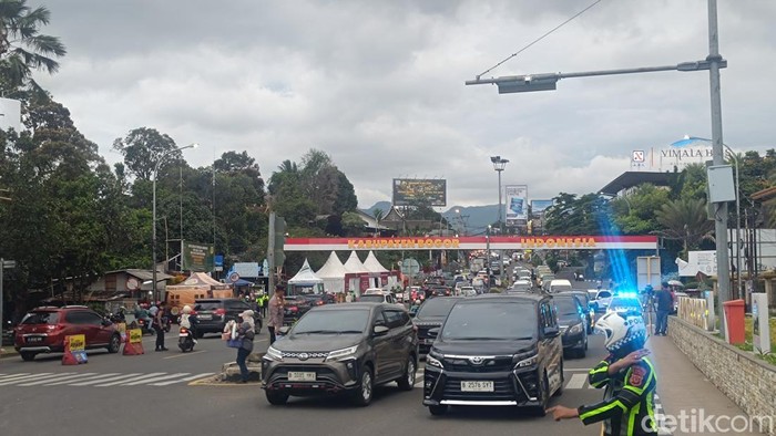 One Way Berakhir, Lalin di Puncak Bogor Kembali Dibuka Dua Arah
