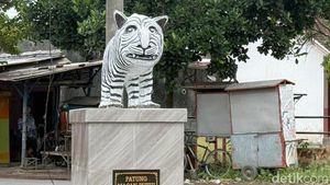 Penampakan Patung Macan Putih di Kediri Viral Memiliki Bentuk Unik