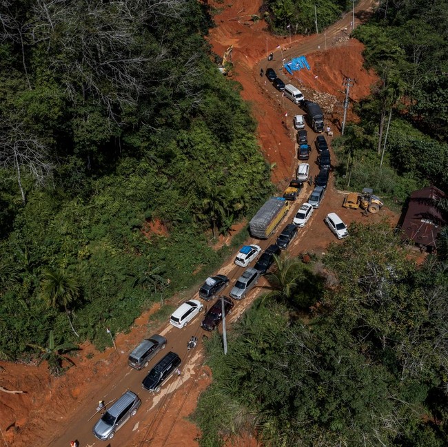 Jalur Penghubung Sibolga-Tarutung Sudah Bisa Dilewati Kendaraan Usai Longsor