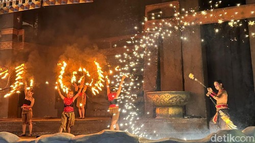 Pertunjukan Rise of The Warrior di Trans Studio Theme Park Bali, Denpasar, Jumat (26/12/2025). (Foto: Fabiola Dianira/detikBali)
