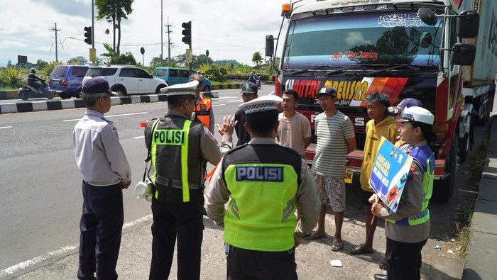 Polres Malang Batasi Truk Sumbu 3 Selama Libur Nataru