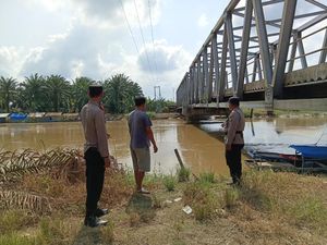 Polres Rohul Patroli Susur Sungai Cek Debit Air, Ini Hasilnya