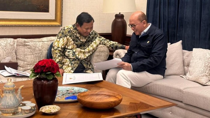 Prabowo Minta Laporan Perkembangan Kampung Haji ke Rosan Roeslani