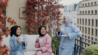 Santai Dulu! Gaya Asyik 3 Pengasuh Anak Raffi Ahmad-Nagita Ngeteh di Paris