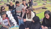 Untuk mengobati rasa rindunya, Tamara, setiap saat mengirimkan doa untuk anak tercintanya. Foto: Febri/detikhot