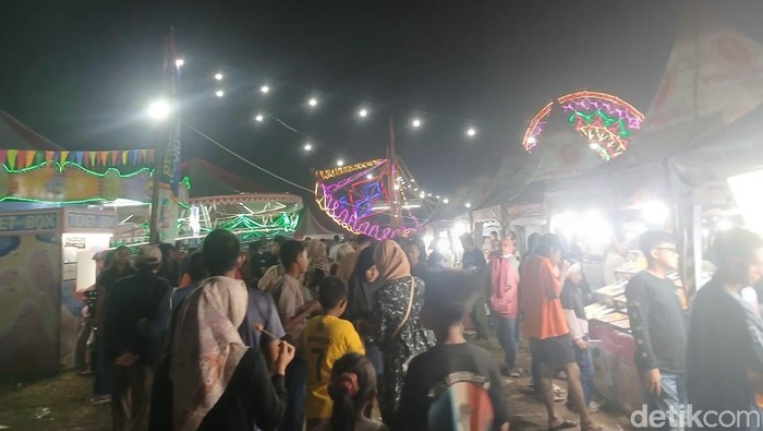 Libur Nataru, Pasar Malam Flamboyan Dipadati Pengunjung