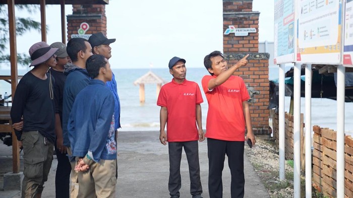 Warga Tlangoh, Bangkalan mendapatkan manfaat dari Hexa Reef.
