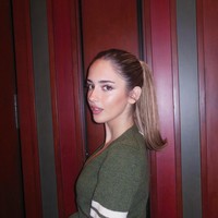 2. Julia Butters meraih perhatian dunia setelah beradu akting dengan Leonardo DiCaprio dalam film Once Upon a Time in Hollywood. Melalui perannya dalam The Fabelmans dan proyek-proyek artistik lainnya, Julia menunjukkan kemampuan akting yang ekspresif dan karier jangka panjang yang menjanjikan.Foto: Instagram