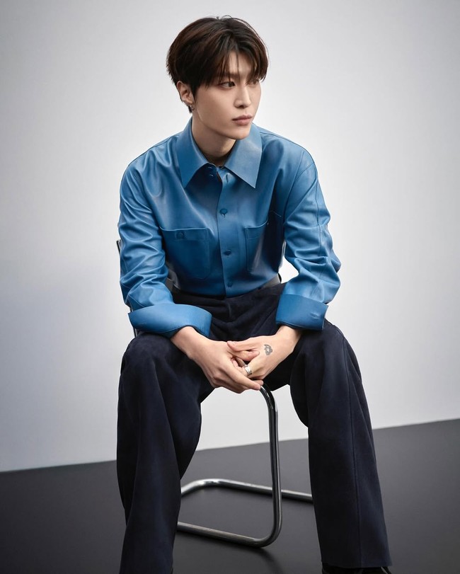 Fan Chengcheng menempati posisi kelima dengan peningkatan 8,9 juta tayangan. Anggota NEX7 ini terus memperluas karier aktingnya dan tetap eksis di Douyin berkat partisipasi aktif di berbagai acara varietas serta pesona karismatik yang kuat. Foto: Dok. Weibo