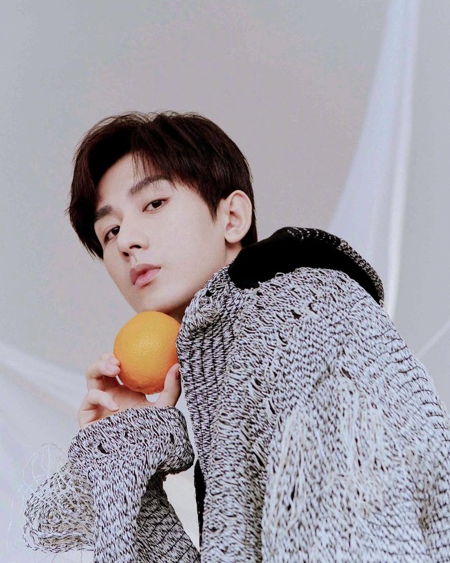 Cheng Yi berada di urutan ketujuh dengan peningkatan 7,8 juta tayangan. Aktor yang identik dengan drama wuxia dan fantasi ini akan tampil dalam The Journey of Legend serta Sword and Beloved, di mana ia berperan sebagai pembasmi iblis. Foto: Dok. Weibo