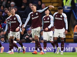 Aston Villa tempat peringkat ketiga di Klasemen Liga Inggris dengan 43 poin, sama poinnya dengan Man City di atasnya, serta minus tujuh poin dari Arsenal di puncak (REUTERS/David Klein)