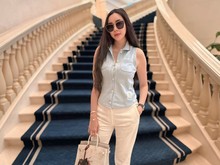 Gaya Simpel Tapi Mewah Aura Kasih, Tenteng Tas Rp 1,7 Miliar