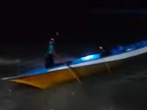 Heroik! Nelayan Duel Lawan Buaya yang Terkam Adiknya di Pantai Sultra