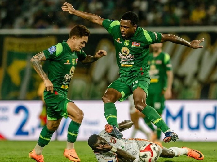 Ilustrasi saat Persebaya Surabaya berlaga dalam pertandingan sebelumnya.