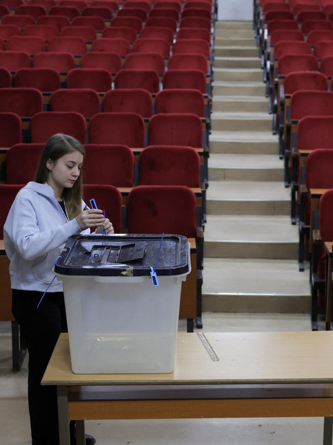 Kosovo Gelar Pemilu Parlemen Mendadak, Warga Antusias ke TPS