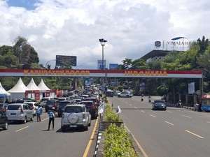Sejumlah Titik Padat di Jalur Puncak Bogor, Lalin Masih Berlaku 2 Arah