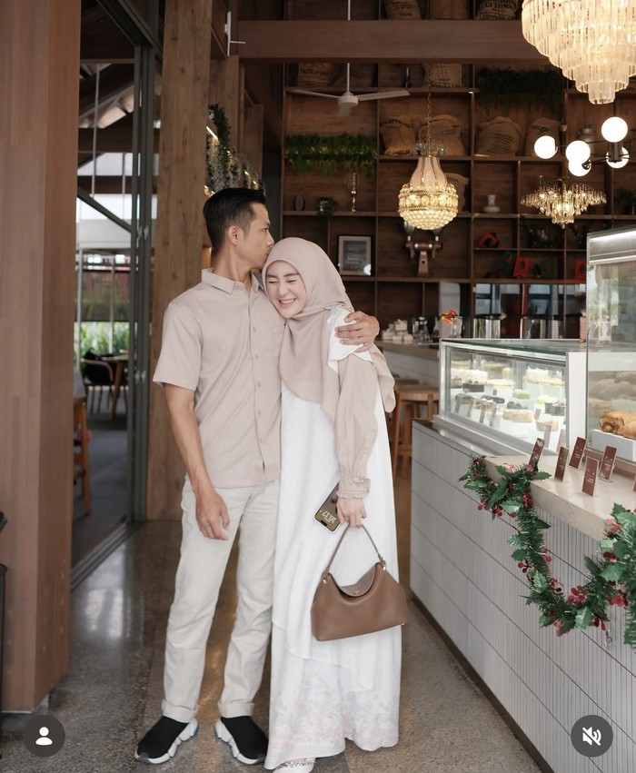 Larissa Chou Hobi Cafe Hopping, Minum Kopi hingga Ngemil Dessert