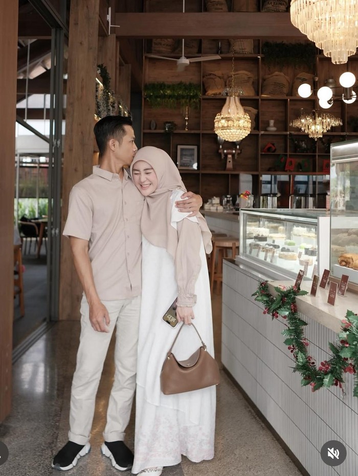 Larissa Chou Hobi Cafe Hopping, Minum Kopi hingga Ngemil Dessert