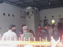 Sekeluarga Tewas di Rumah Situbondo Adalah Bapak, Ibu dan Anak
