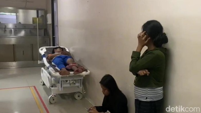 Remaja pria berinisial JN (16) di Makassar, Sulawesi Selatan (Sulsel) dibacok geng motor saat dibonceng temannya untuk mencari nasi kuning.