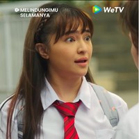 “Wowww siapa yang mengira anaknya sudah gadis , awet muda chacha,” “Kisah kasih di sekolah???? Masih pantes ca,” “Kenapa kamu nggak tua-tua kak😭😭😭😍😍 cantiknya awet banget,” “Kenapa gemes kalian😂 asli pantesan dibikin satu film mulu, emang sama-sama cakep,” tulis netizen. Foto: Instagram