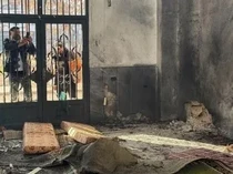 Ratusan Pelayat Hadiri Pemakaman Korban Bom Masjid di Homs
