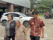 Nenek Elina Diperiksa Polda Jatim Usai Diusir Paksa Ormas dari Rumahnya