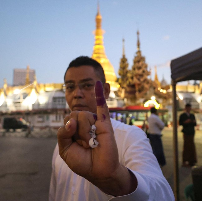 Pemilu Myanmar Digelar, Warga Antusias Datangi TPS di Kyauktada