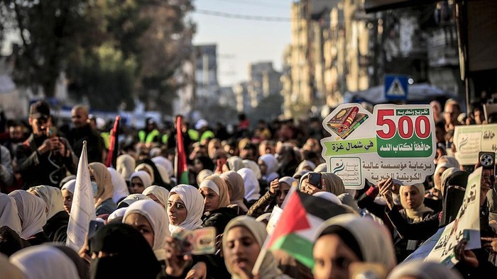 Perayaan penghormatan 500 penghafal Al-Qur'an diselenggarakan di Gaza, Kamis (25/12/2025).