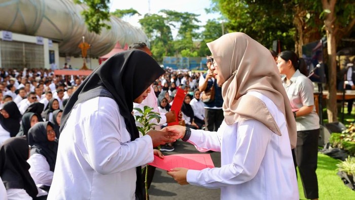 PPPK di Banyuwangi donasi pohon usai dapat SK