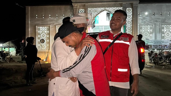 Dari Madura ke Aceh, Relawan Bawang Mas Group Dampingi Korban Banjir