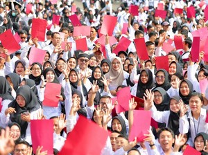 Tangis Haru 4.888 Honorer Banyuwangi Usai Resmi Diangkat PPPK