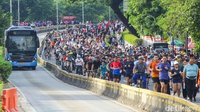 Ribuan Warga Serbu Sudirman-Bundaran HI di CFD Terakhir 2025