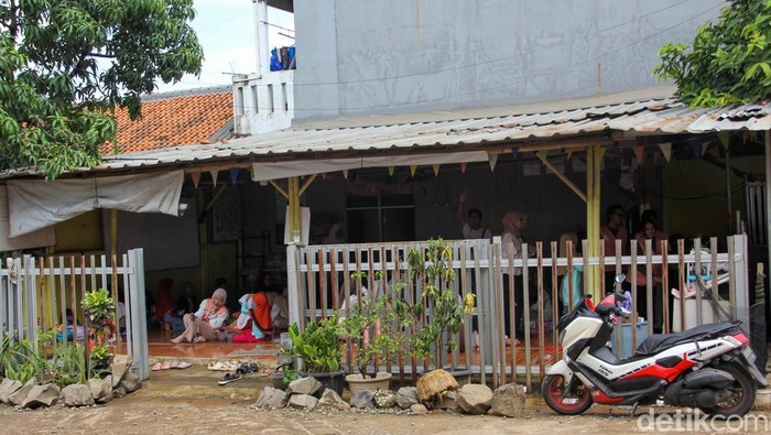 Roemah Tawon berkolaborasi dengan Komunitas Tebar Baik menggelar kegiatan belajar di Tanah Tinggi, Tangerang. Kegiatan ini digelar Sabtu (27/12/2025) untuk anak-anak sekitar.